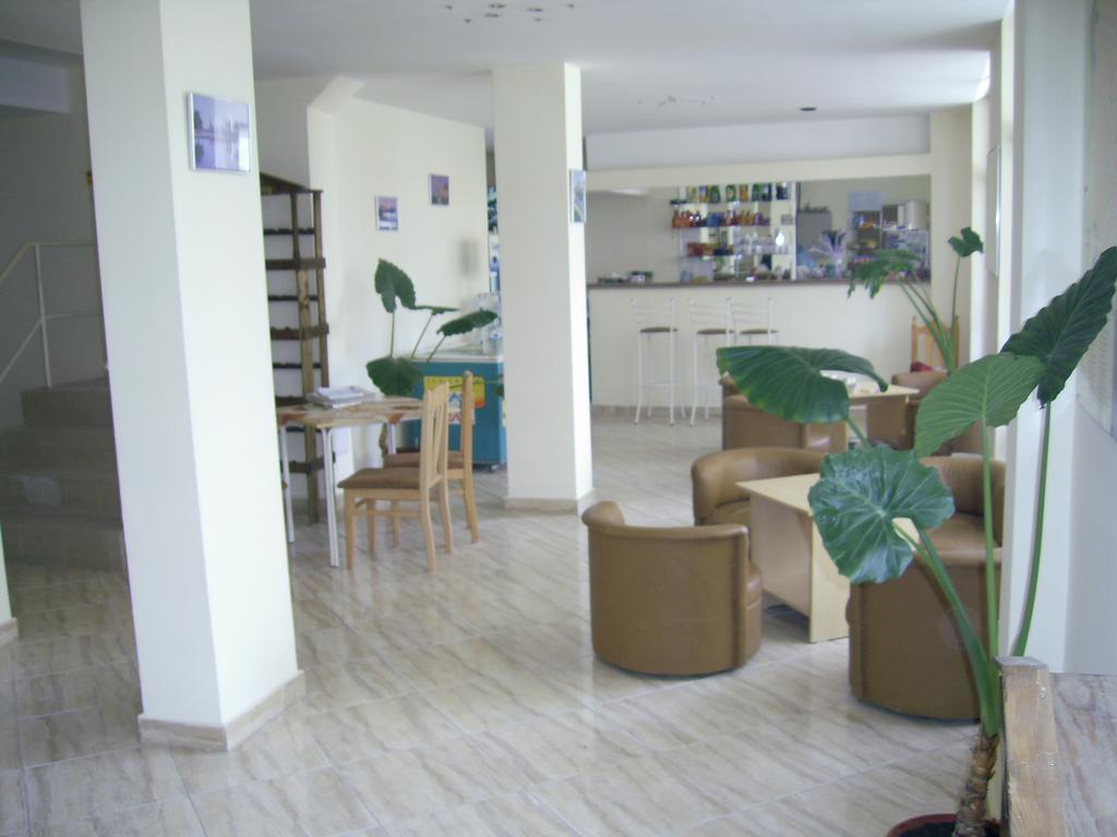 Complex Laguna-Kantardzhiev Primorsko Buitenkant foto